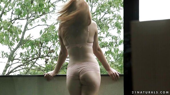 Uma boba com uma bunda grande se fode em melhores videos de sexo brasileiro uma cabine de bronzeamento