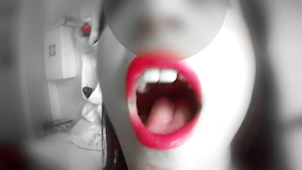 A morena tem um par de seios melhores site de video porno naturais enormes e ela os ama