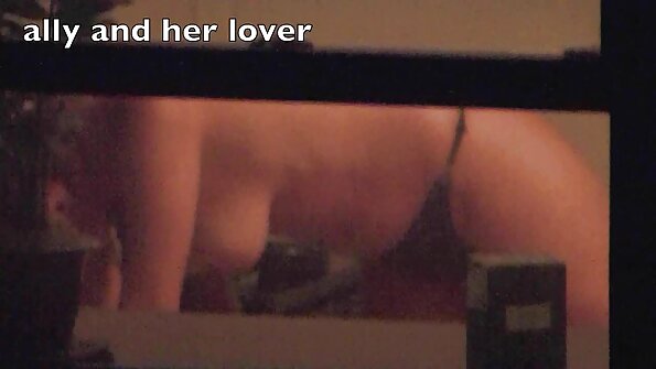 Uma garota com uma porno hd os melhores buceta sexy recebendo um pau duro em sua vulva