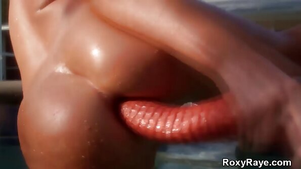 O adorável Ebony melhores videos porno da historia prova o esperma do menino branco depois de foder