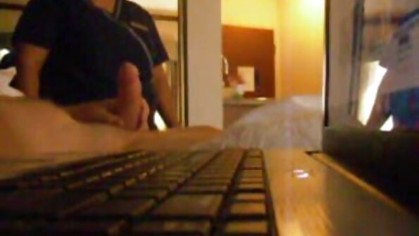 A morena gostosa Ashlee so as melhores do porno Juliet está enfiando um vibrador na buceta