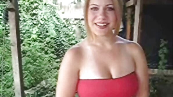 Loira obriga a dividir o site de videos pornografico pau gordo de BF com sua namorada